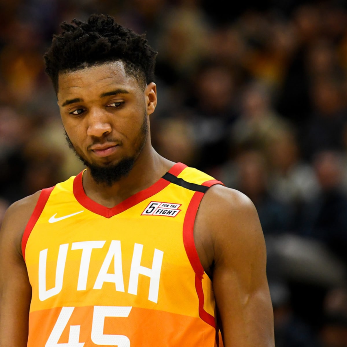 After emergency, Jazz's Donovan Mitchell to resume flying