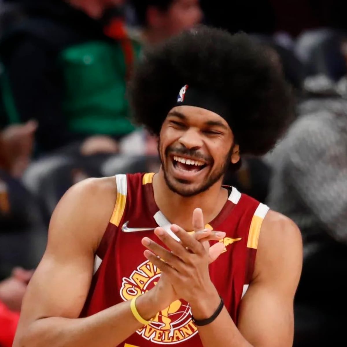 Jarrett Allen Reveals He Had To Get An iPhone Because The Cavaliers  Wouldn&#39;t Let Him Be Part Of The Group Text: &quot;They Wanted All Blue  Messages.&quot; - Fadeaway World