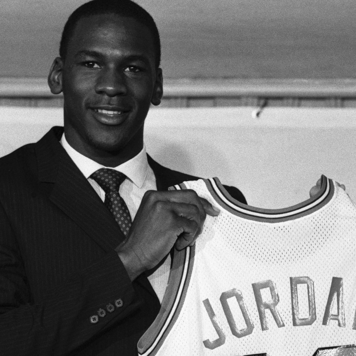 Basketball: The Chicago Bulls' reaction to drafting Michael Jordan wasn't  what you think it would be - NZ Herald