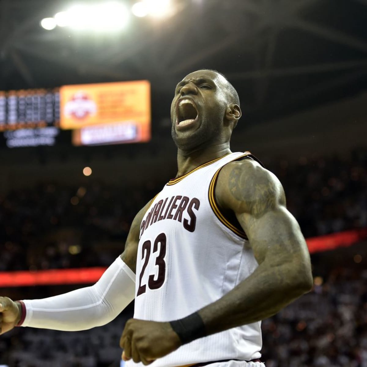LeBron James Remembers His Time From Freshman Year - EssentiallySports