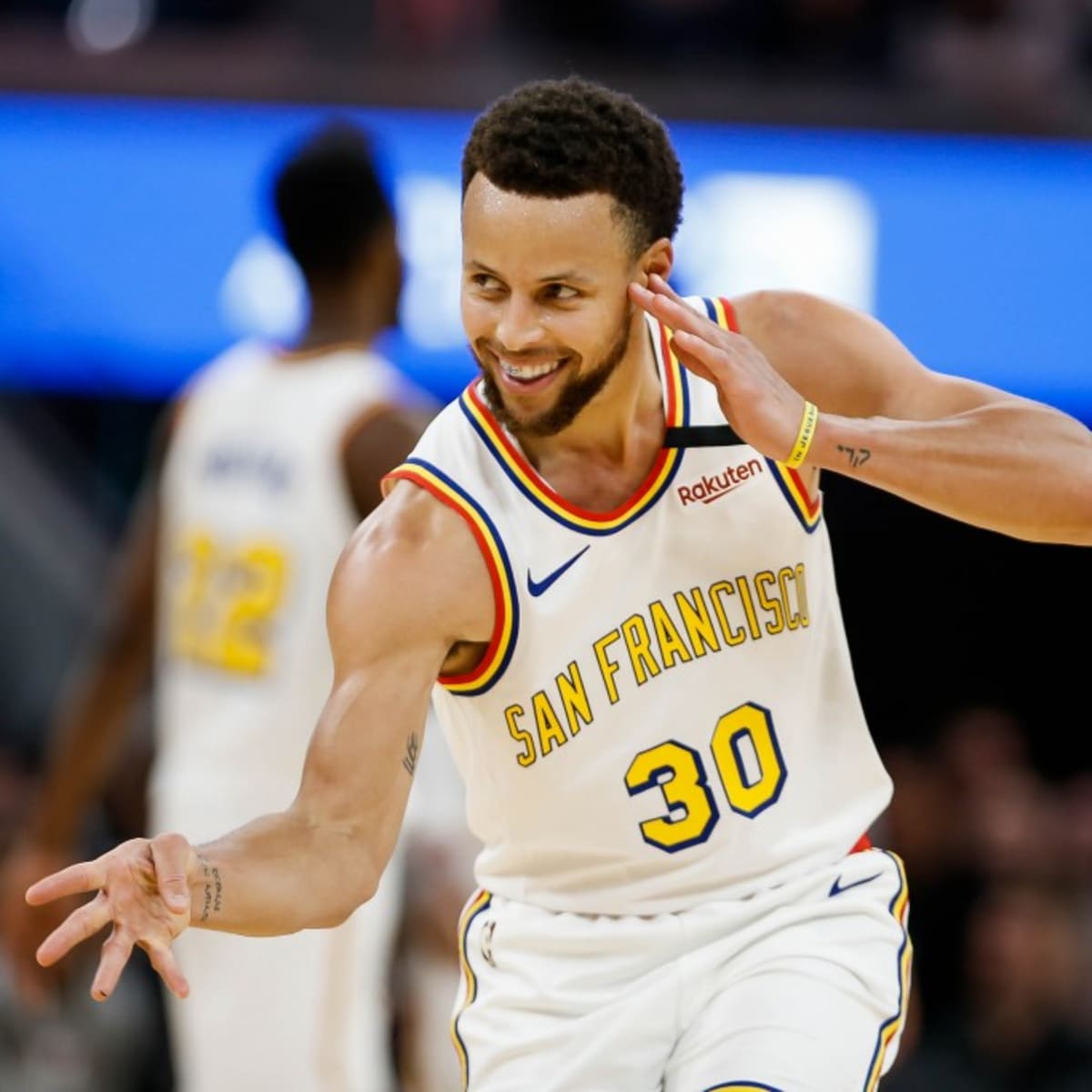 NBA players take to Twitter in awe of Steph Curry's 62-point performance