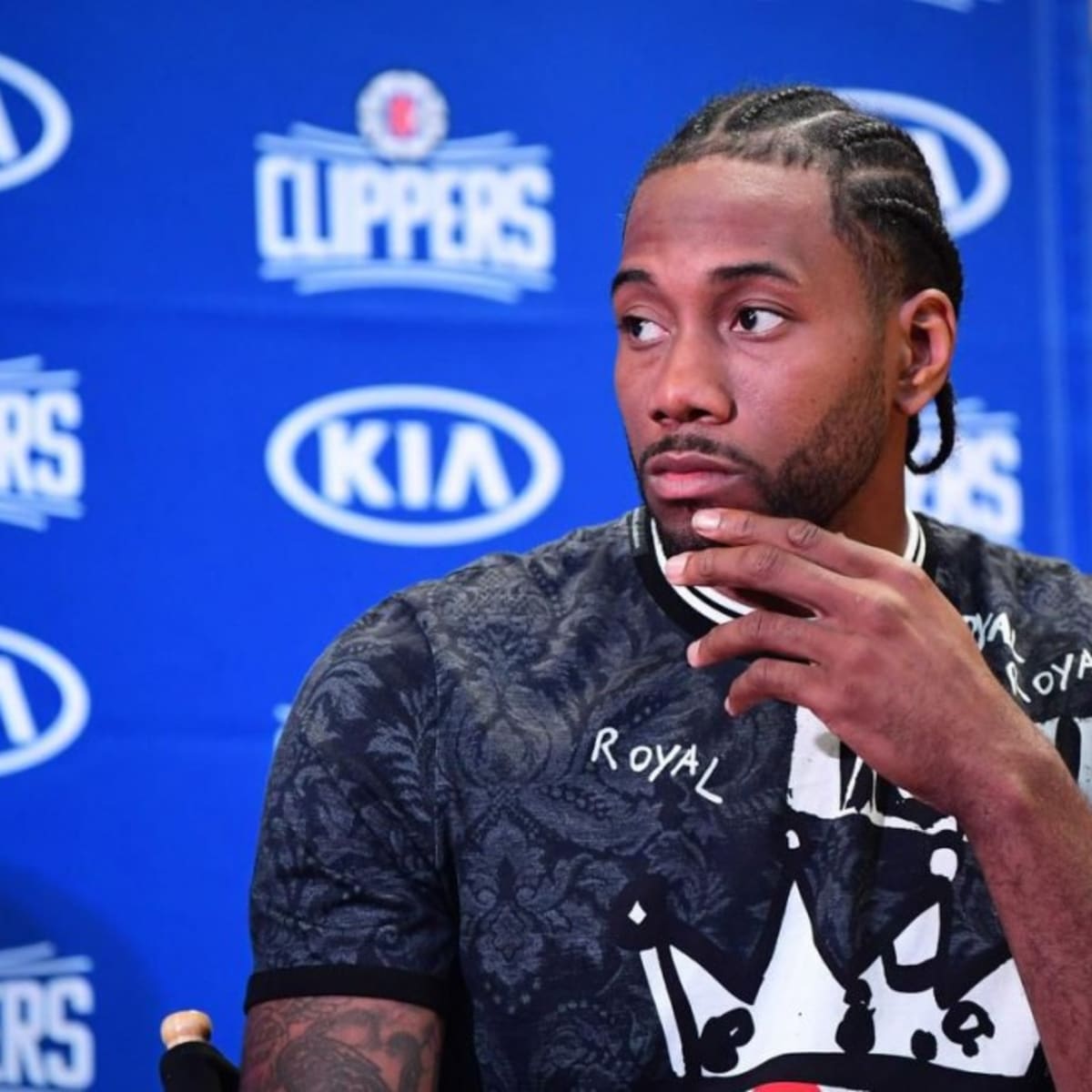 who did kawhi leonard sign with