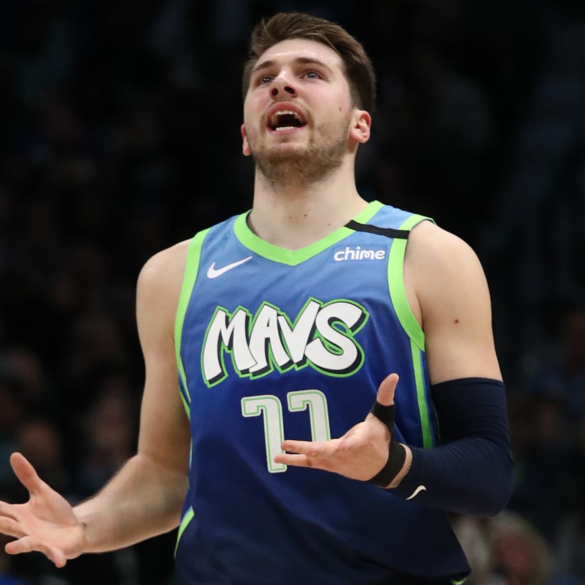 Luka Doncic officially signs rookie contract with Dallas Mavericks