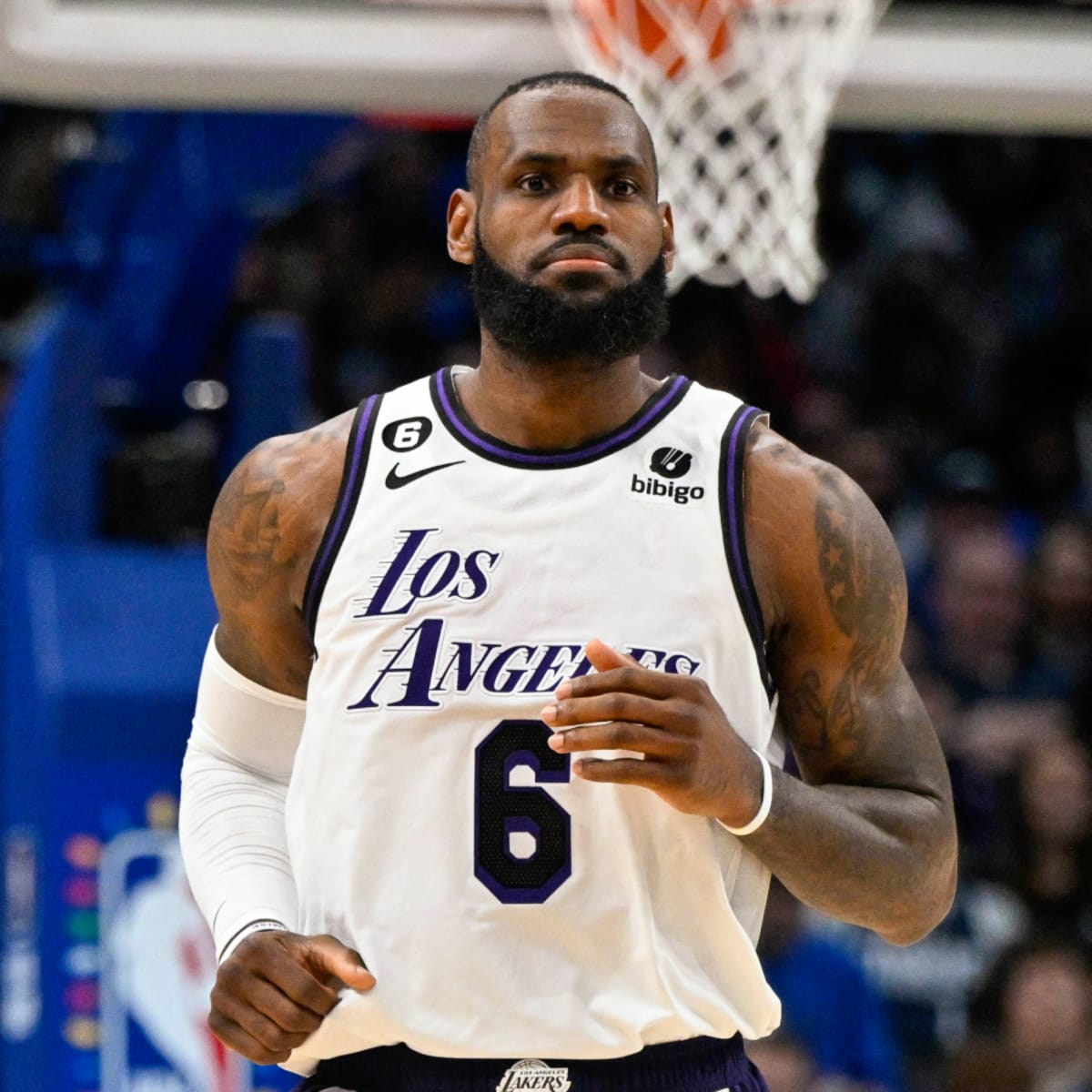 The Los Angeles Lakers Are 6-12 Since LeBron James' Famous Apology Tweet:  “It's Not His Fault.” - Fadeaway World