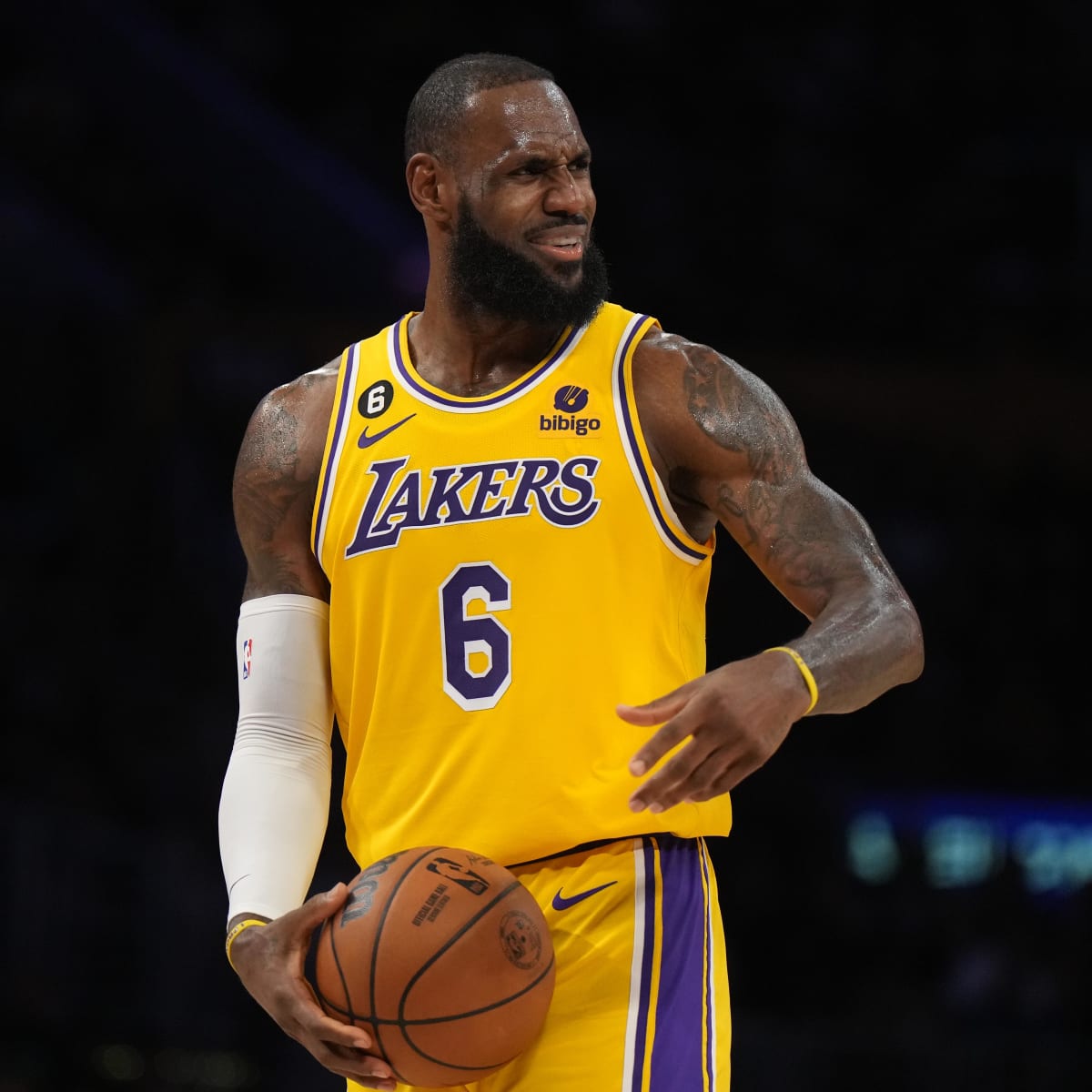 Magic Johnson Would 'Love to See' Kyrie Irving Play for L.A. Lakers