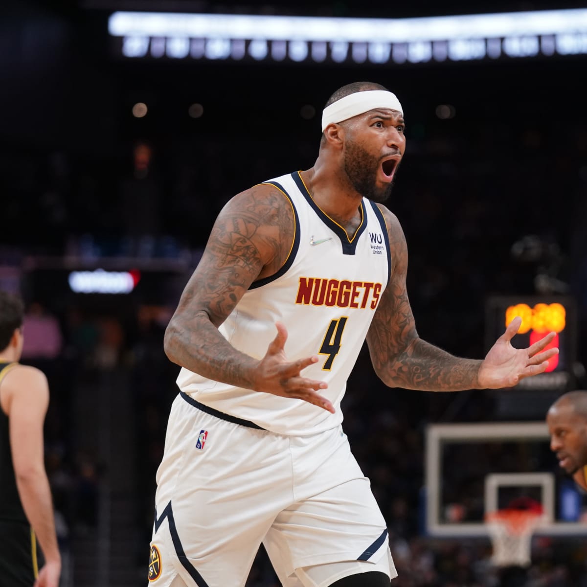 DeMarcus Cousins signs with the Guaynabo Mets in Puerto Rico 