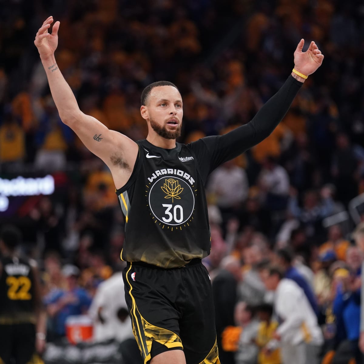 Stephen Curry Reveals Update on Future With Warriors