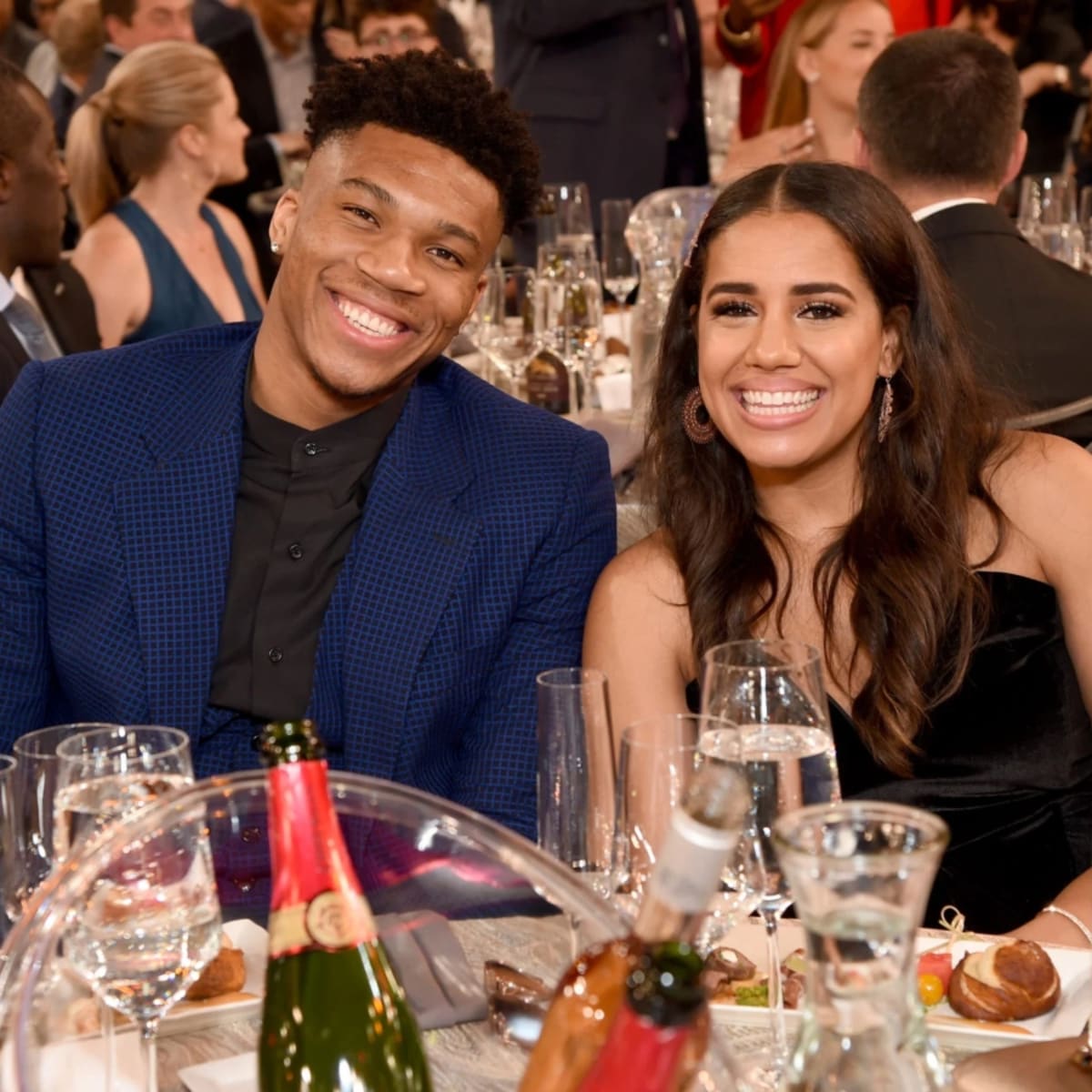 Giannis Antetokounmpo's Thirsty Response To His Wife Went Viral - Fadeaway  World