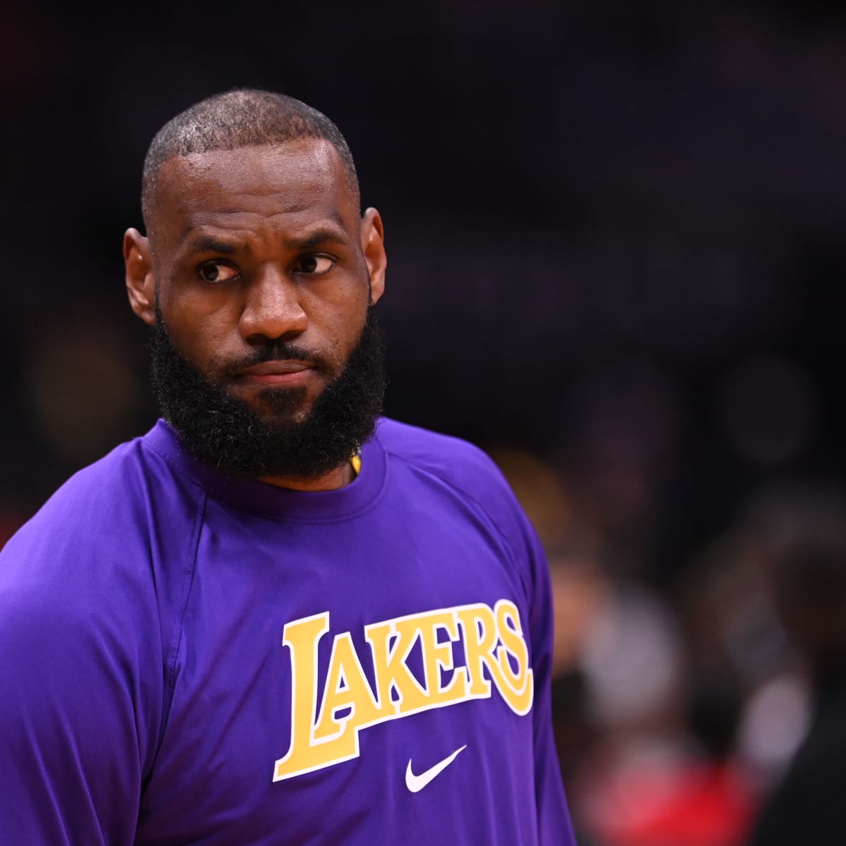 Lakers' LeBron James won't play against Heat with illness