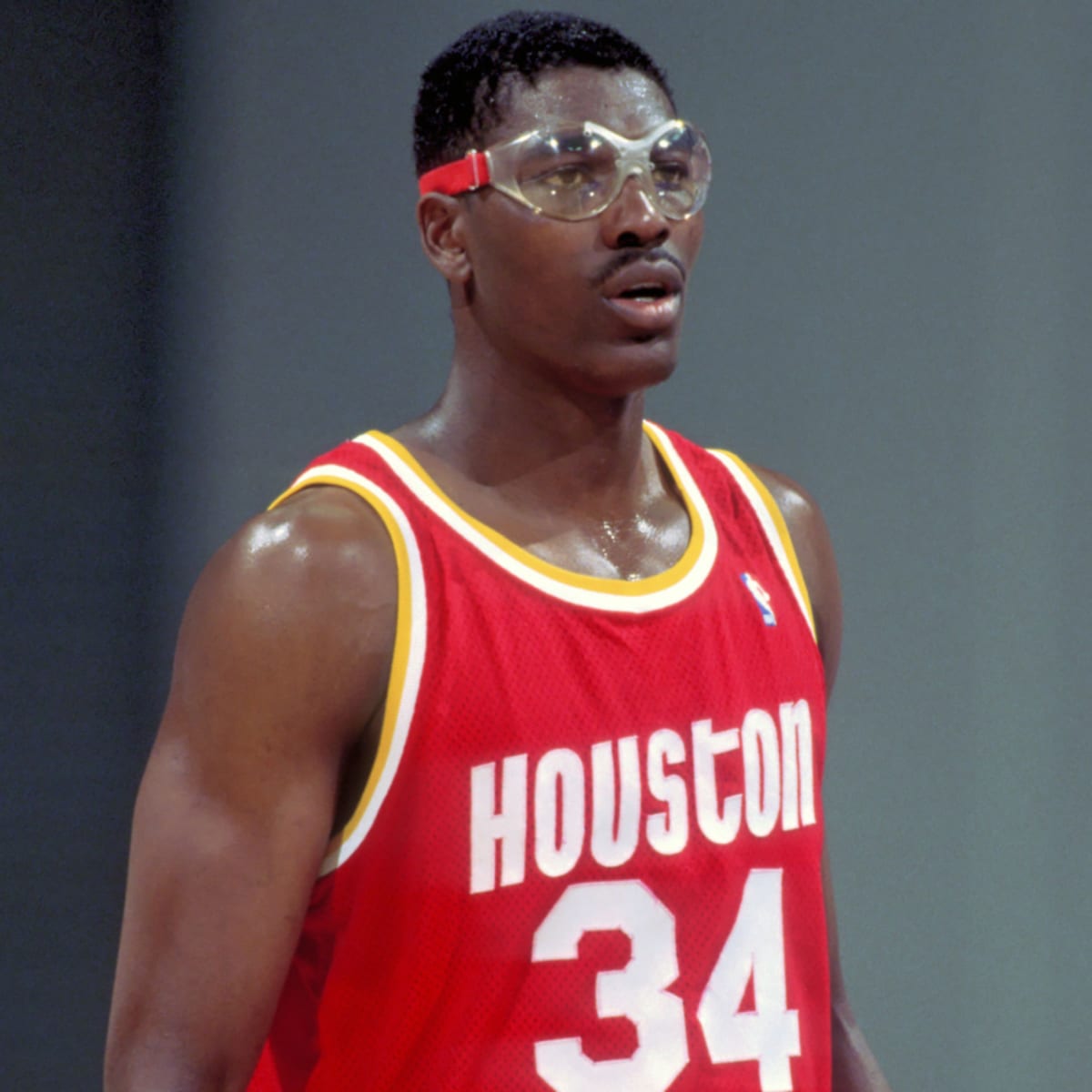 How Hakeem Olajuwon tried and failed to stop the 90s sneaker killings, Houston Rockets