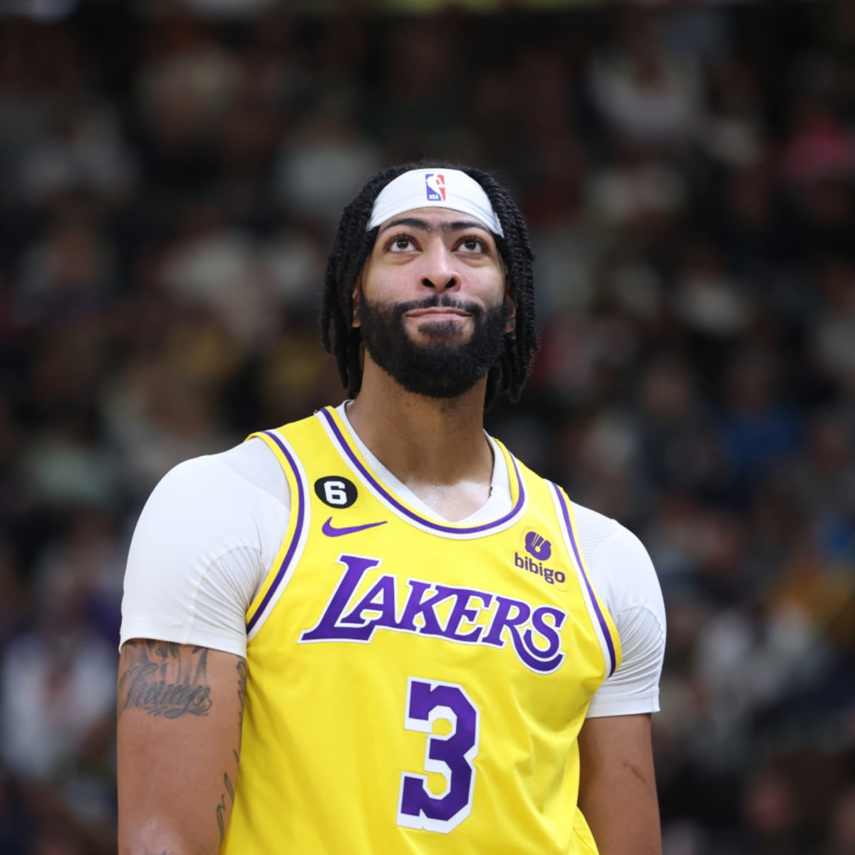 Lakers keep core around LeBron James, Anthony Davis after