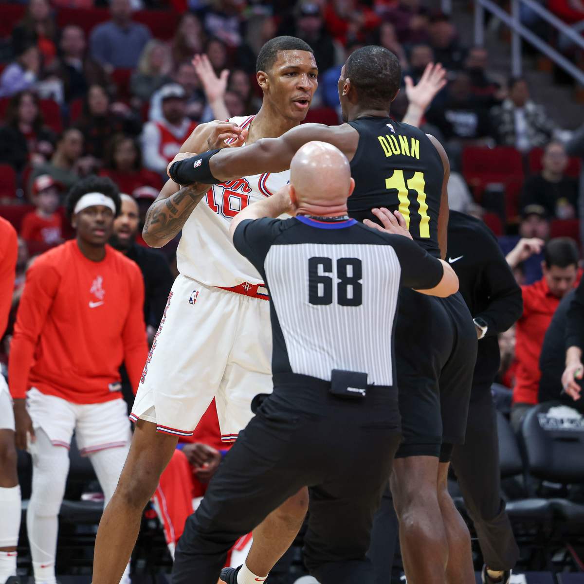 Jabari Smith Jr. And Kris Dunn Get Ejected After Throwing Punches -  Fadeaway World