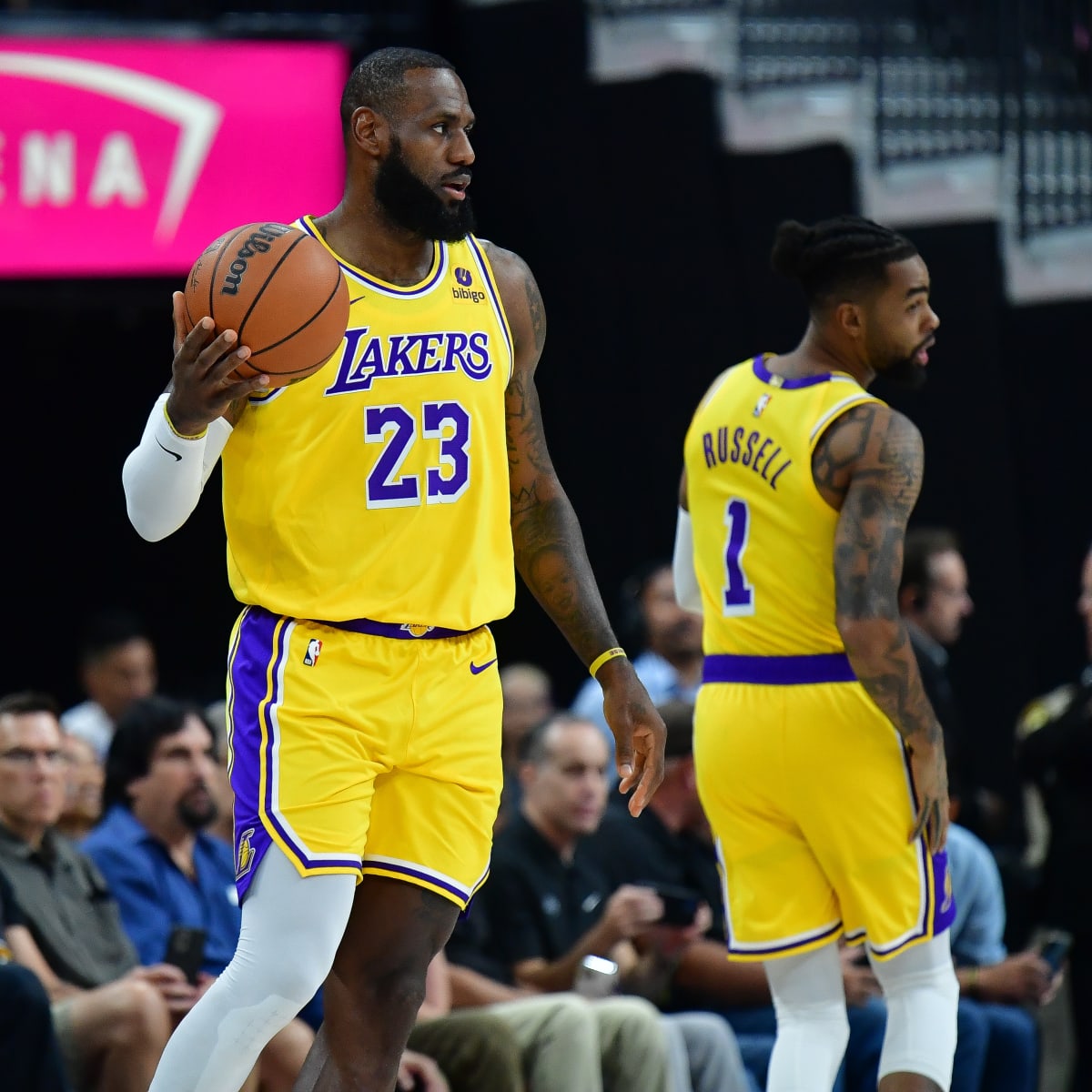 Lakers fans aren't panicking despite winless preseason - Silver