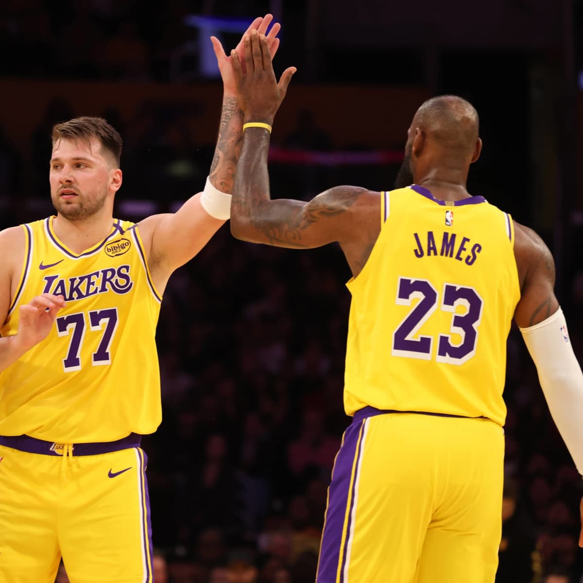 Lakers Trade Scenario To Land Two Big Men In Offseason - Fadeaway World