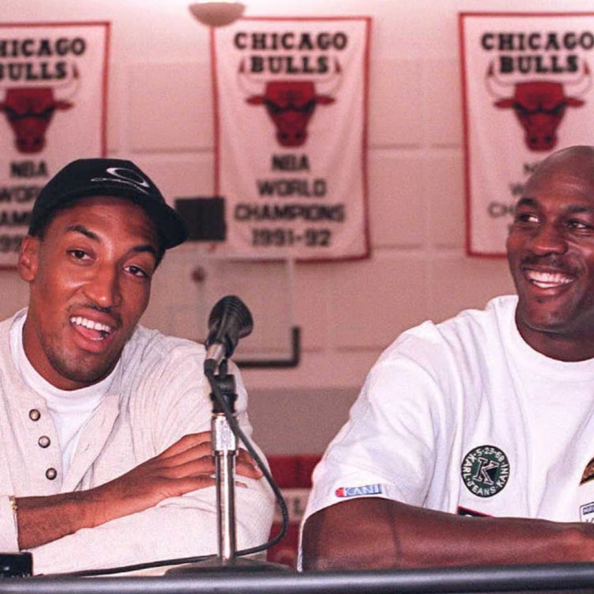 Scottie pippen hot sale retired jersey
