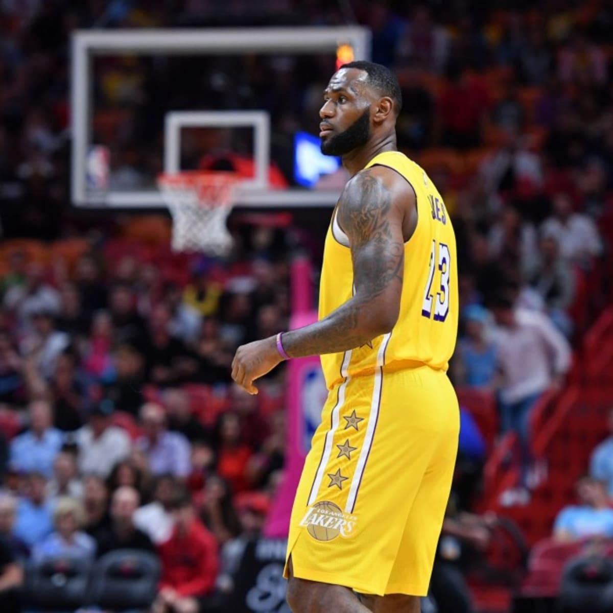 Lebron james hotsell name on jersey