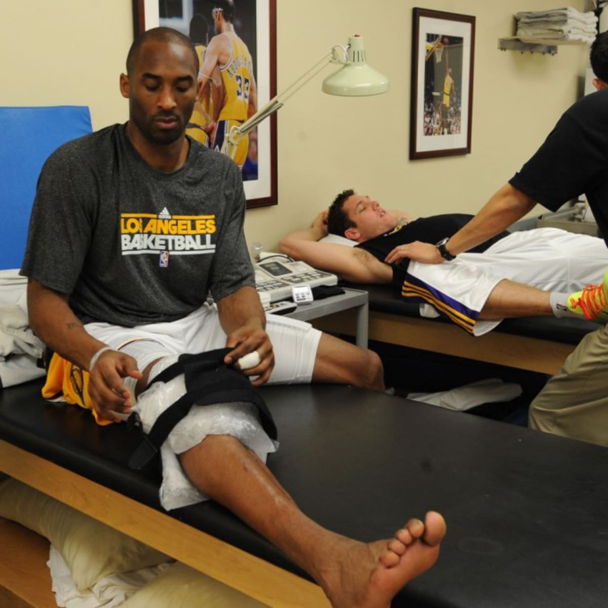 Kobe Bryant Called Michael Jordan About His Problem In 2007 And Tim Grover Resolved That Problem Fadeaway World