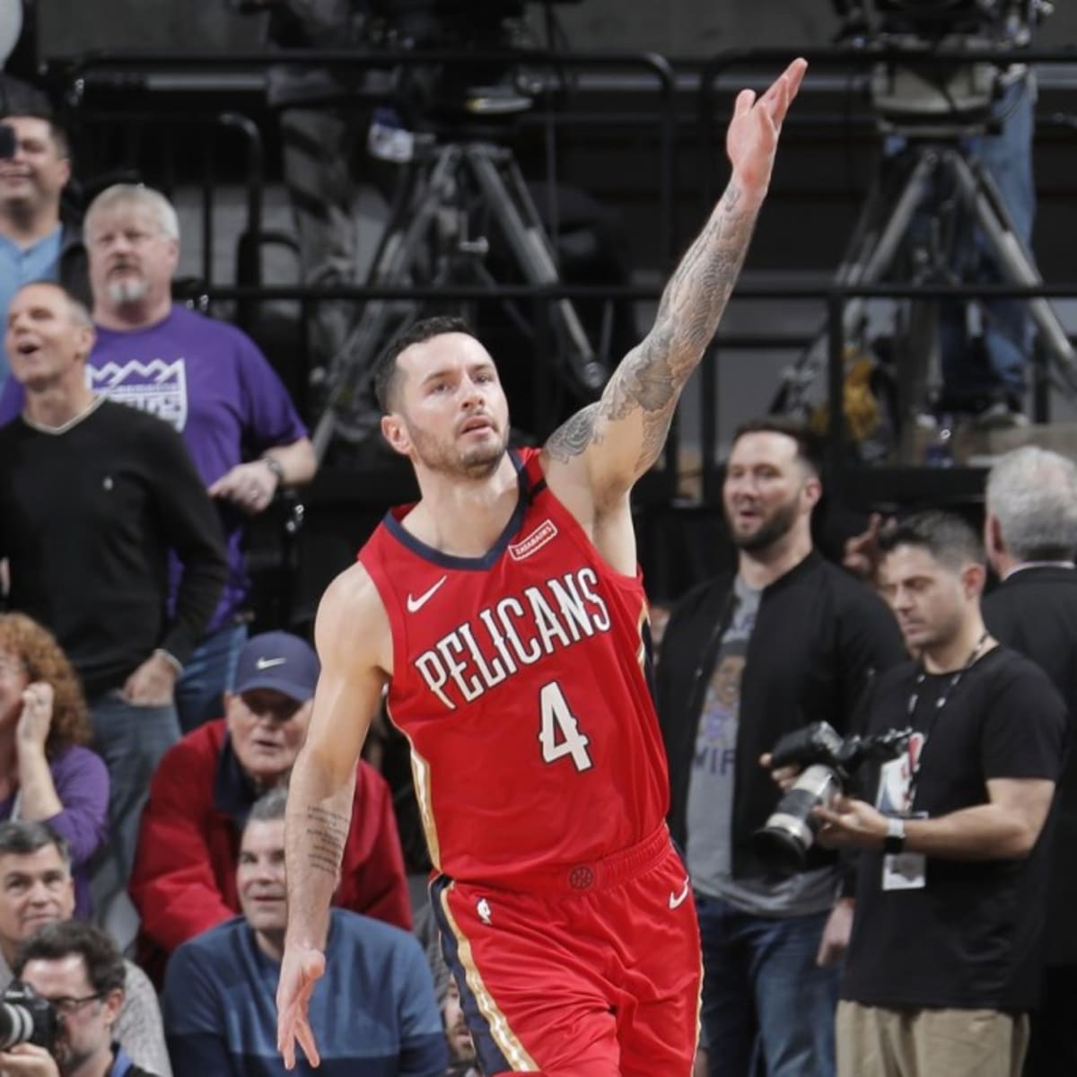 Jj redick hot sale pelicans jersey