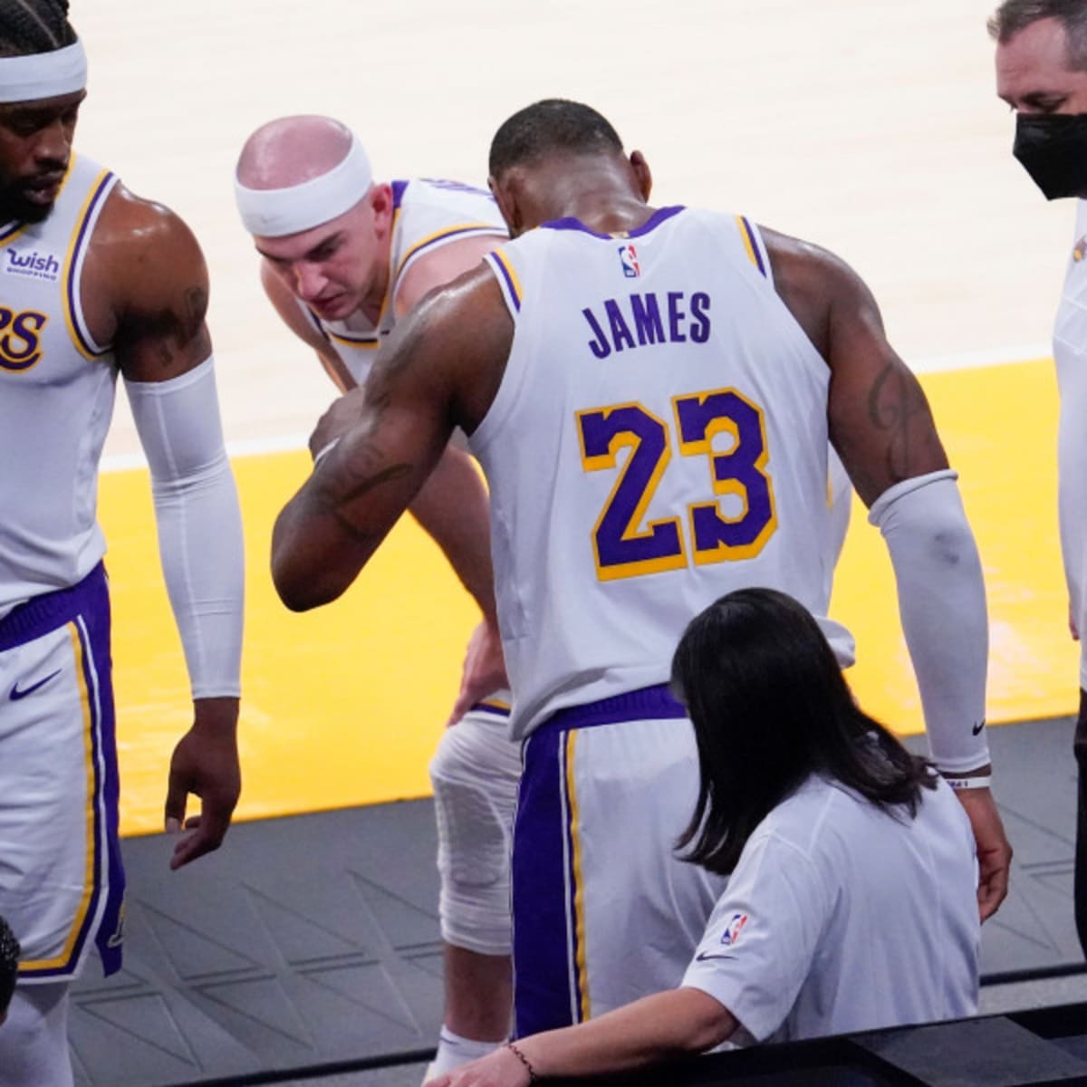 Lakers sale in trouble