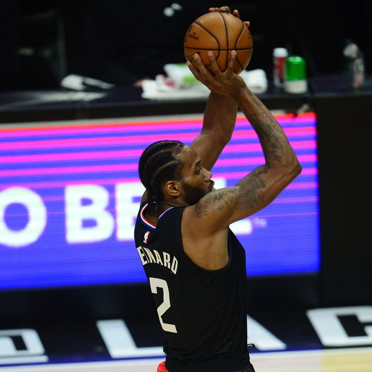 Skip Bayless Says Kawhi Leonard Is The Closest Thing He s Seen To Michael Jordan Fadeaway World