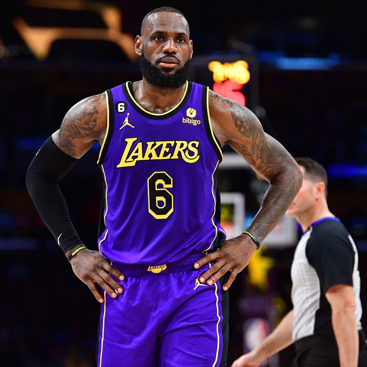 What is lebron averaging deals