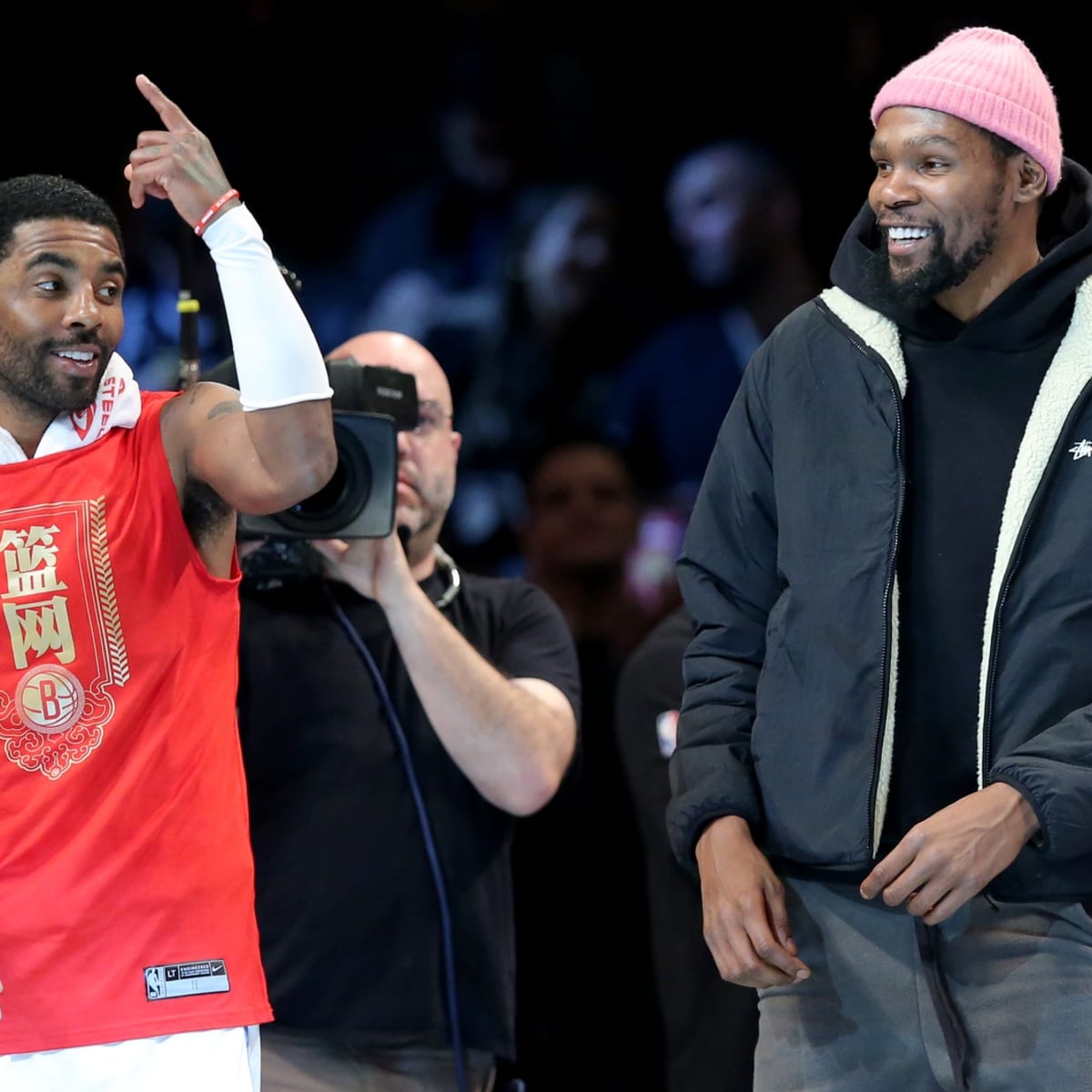 Kyrie t cheap friends
