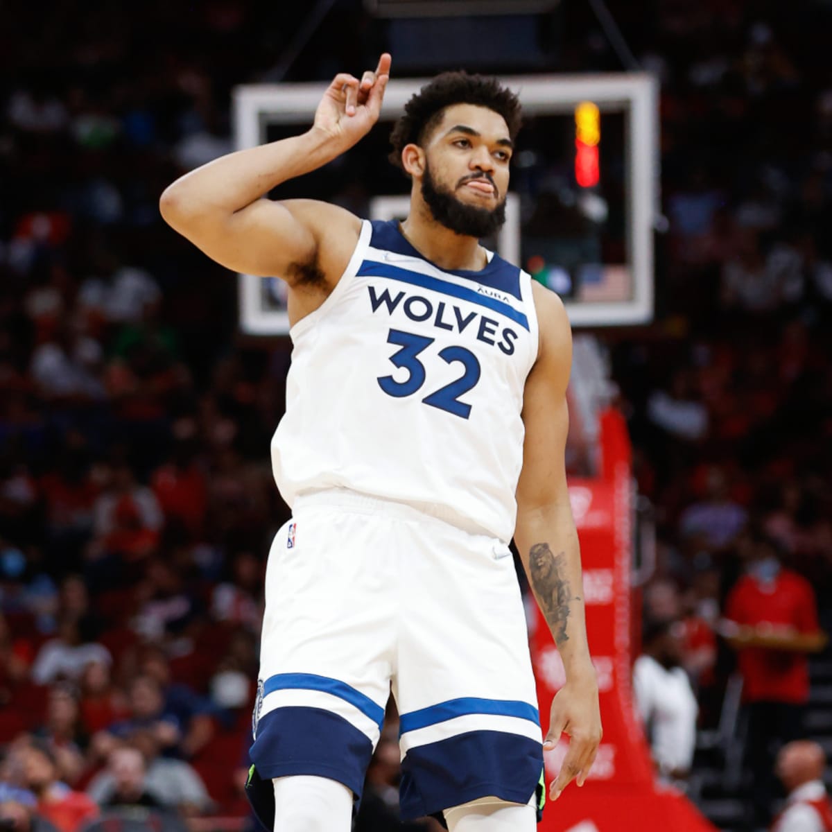 Number 32 best sale on the timberwolves