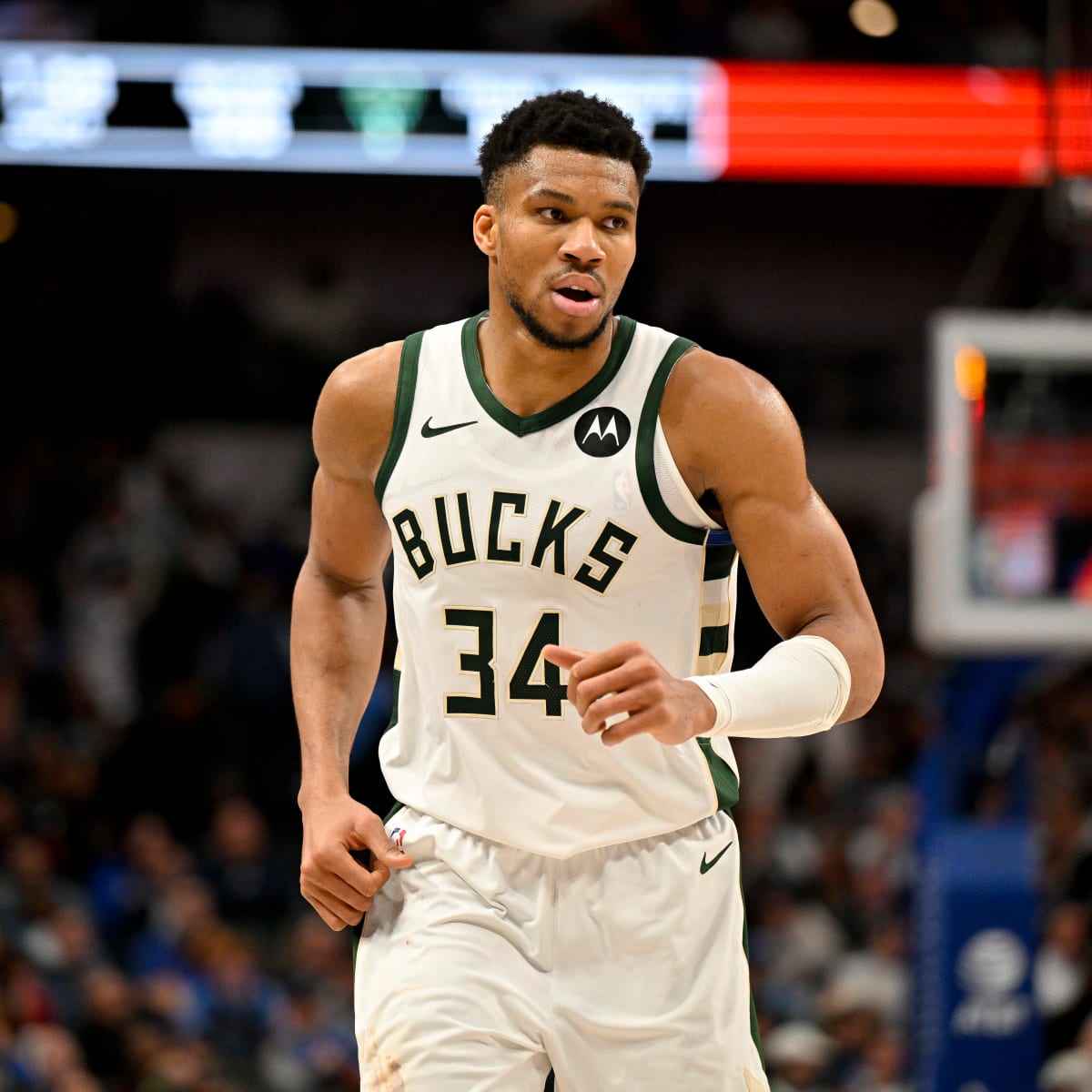 Giannis Antetokounmpo Couldn't Believe They Paid €22,800 For Business Class  Tickets For The 2013 NBA Draft - Fadeaway World