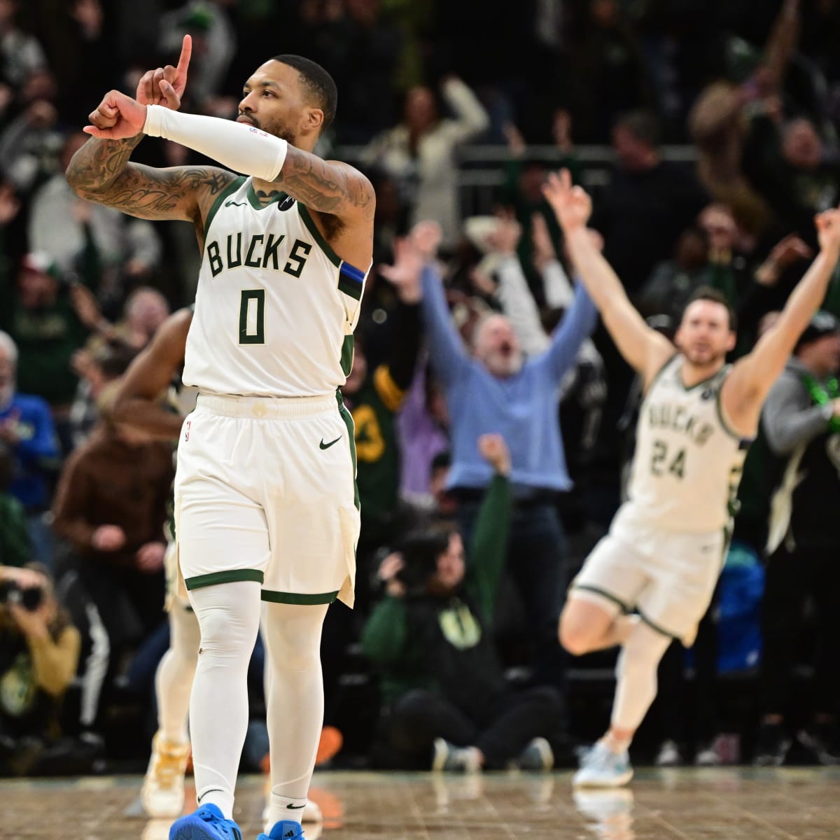 Damian Lillard Cropped Thanasis Antetokounmpo From A Pic Because He Did Dray Time Instead Of Dame Time Fadeaway World