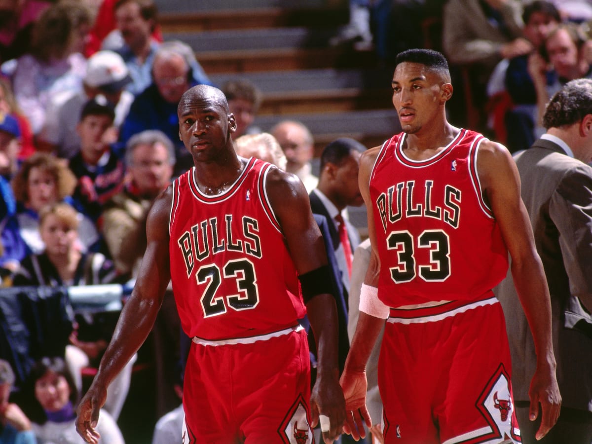Charles Barkley On Scottie Pippen's About Michael Jordan: "Scottie's Just Trying To Sell Books. I Don't Think He's Worried About Relationships Down The Line, Friendships Down The Line." - Fadeaway World