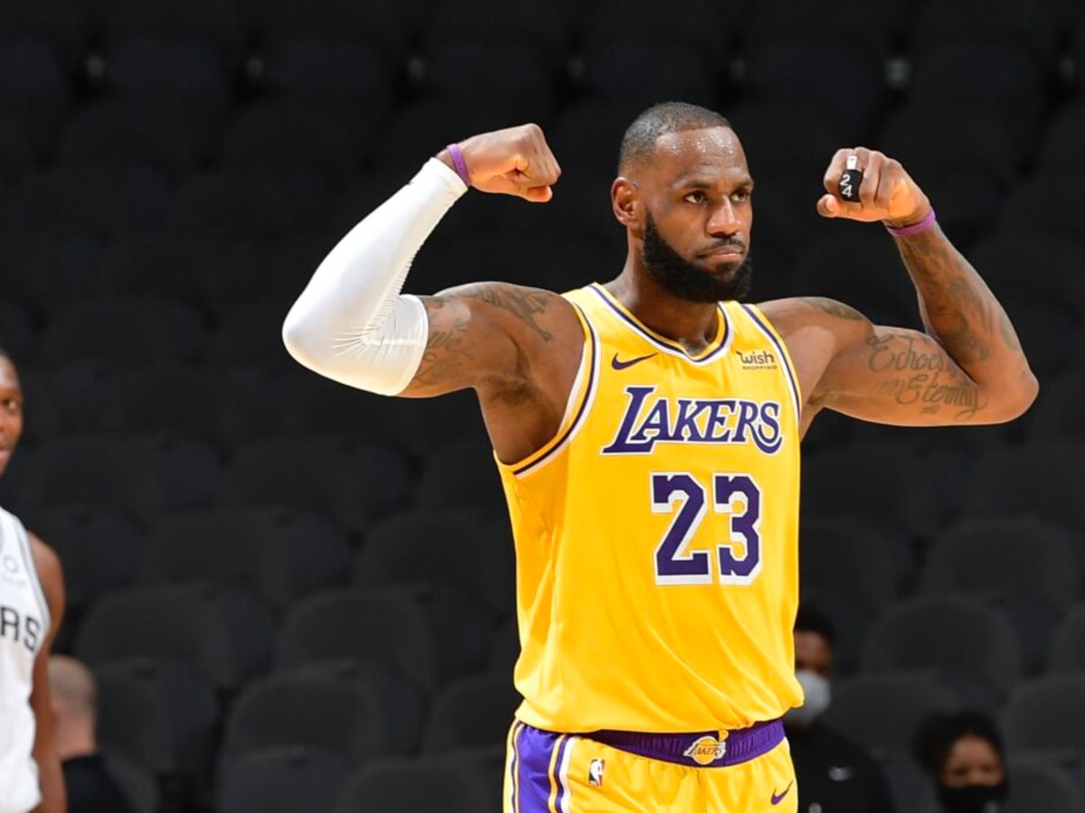 Mike Wallace latest to say LeBron James would dominate NFL