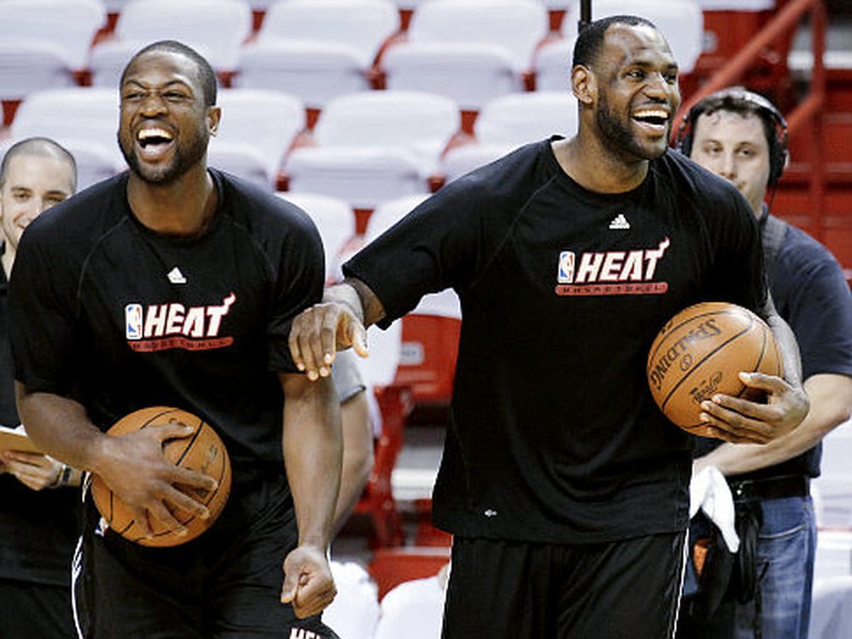 Dwyane Wade, Chris Bosh join forces in Miami, wait for LeBron