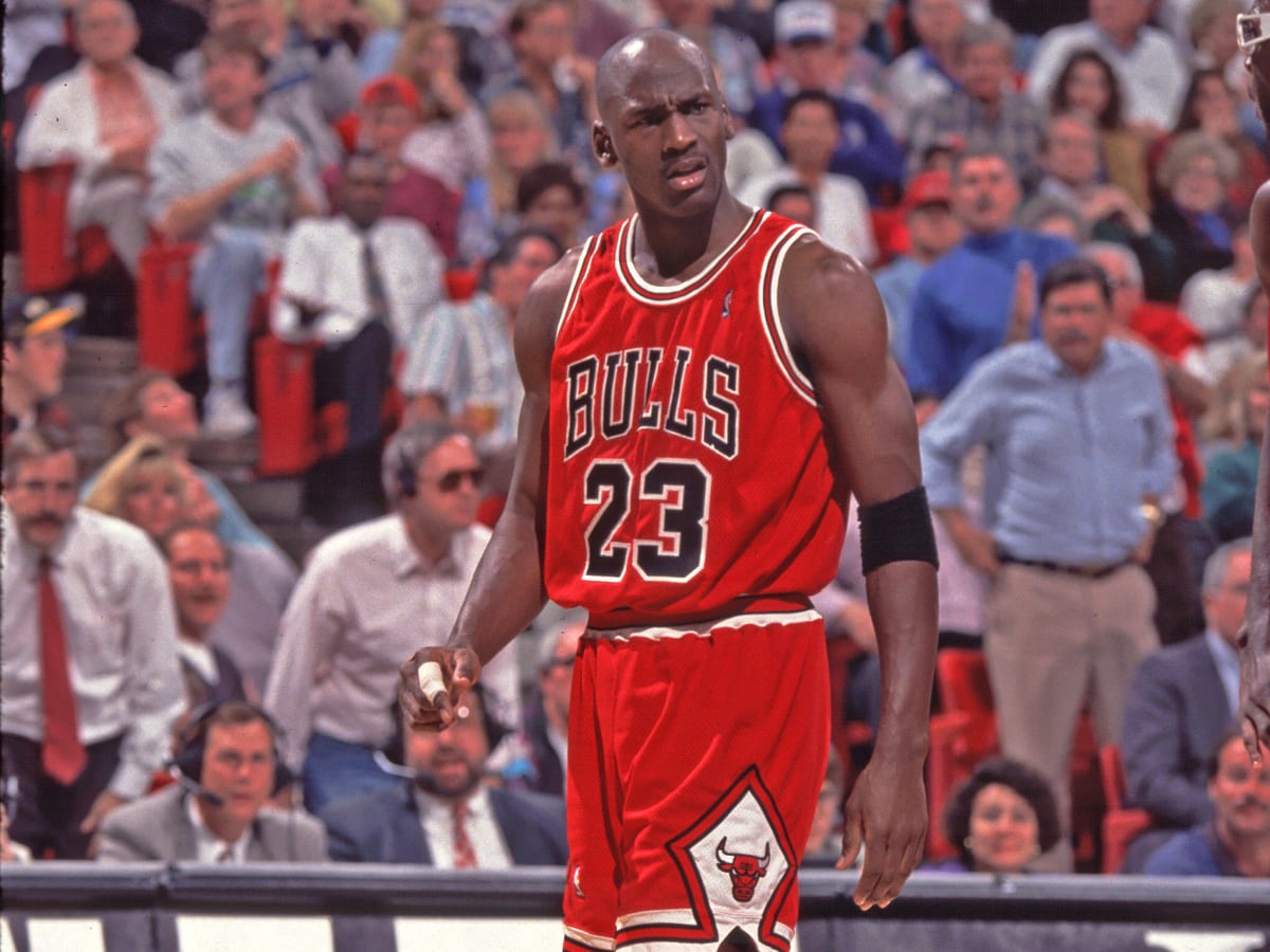 Magic Johnson Said Michael Jordan Is The Greatest Player In NBA History In  1993 - Fadeaway World