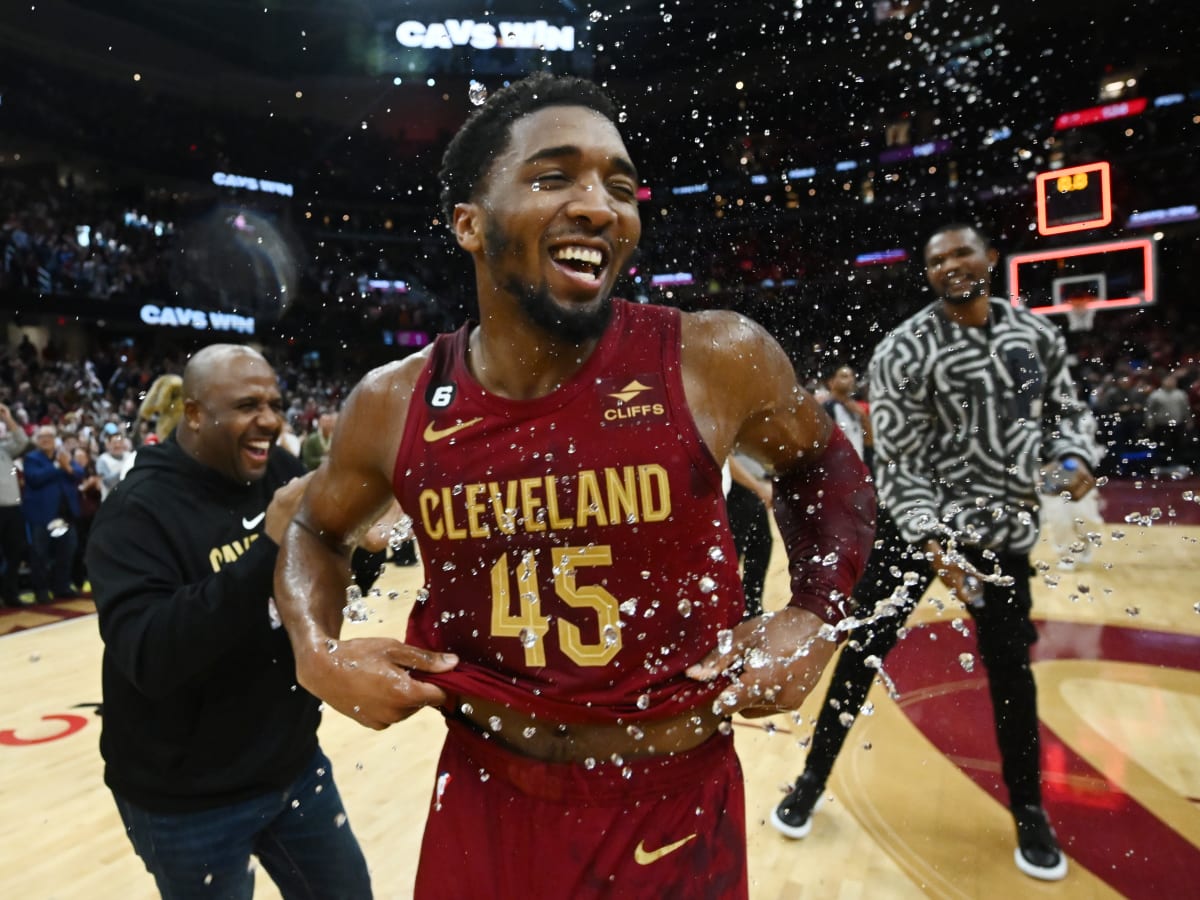 Cavaliers guard Donovan Mitchell won't sign extension before