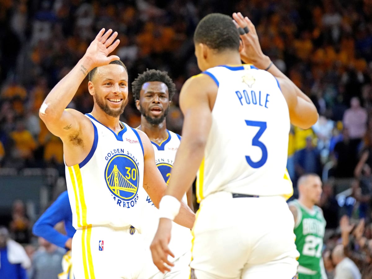 Amazing Video Shows How Stephen Curry And Jordan Poole Support Each Other:  "Rooting For Your Friends To Succeed" - Fadeaway World