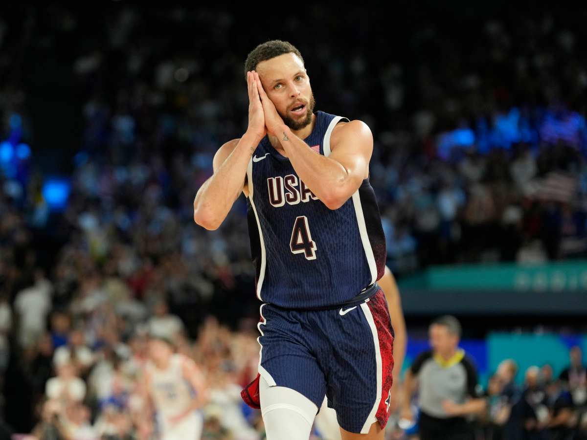 Stephen Curry Hits Night Night Celebration After Hitting Dagger In  Exhibition Game In China - Fadeaway World