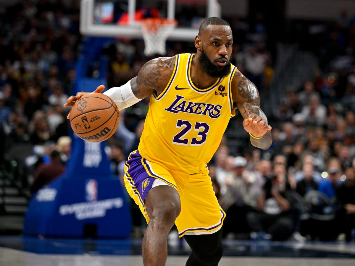 LeBron James Hilariously Says He Will Shoot Left-Handed When He Turns 40  And Will Score 5,000 Points - Fadeaway World