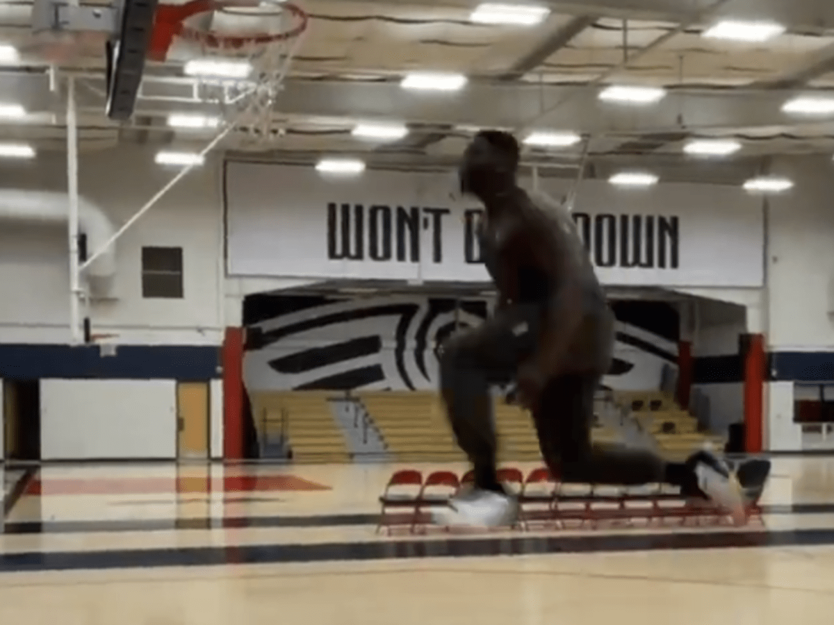 Video: Zion Williamson Throws The Ball To Himself Off The Backboard For A  Ferocious Dunk - Fadeaway World