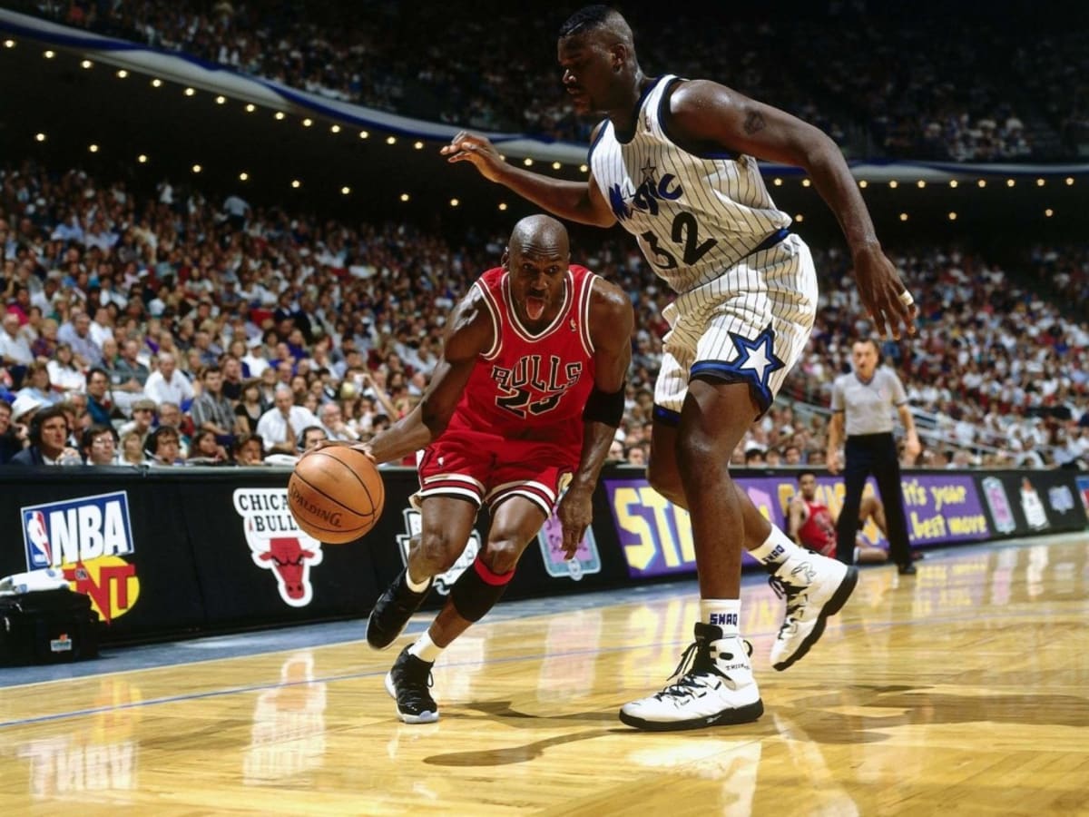 Michael jordan dunking clearance on shaq