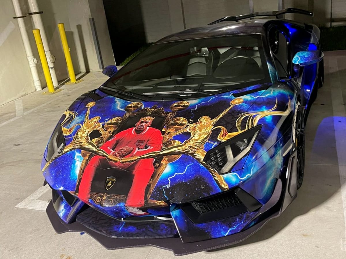 NBA Fan Shares A Lamborghini Vehicle With Amazing Michael Jordan