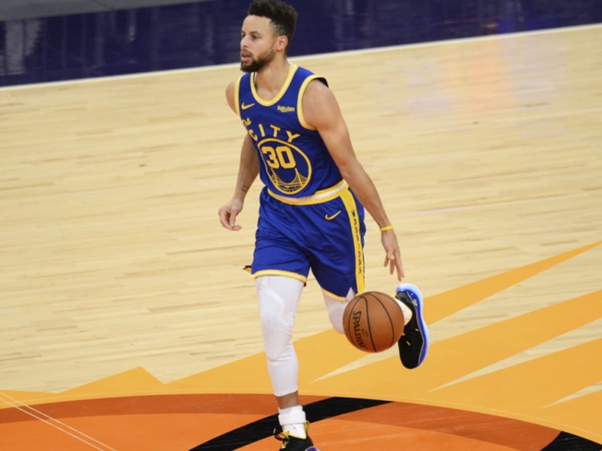 Vince Carter On How Dangerous Stephen Curry Is He Just Knows How To Catch You Sleeping. Fadeaway World
