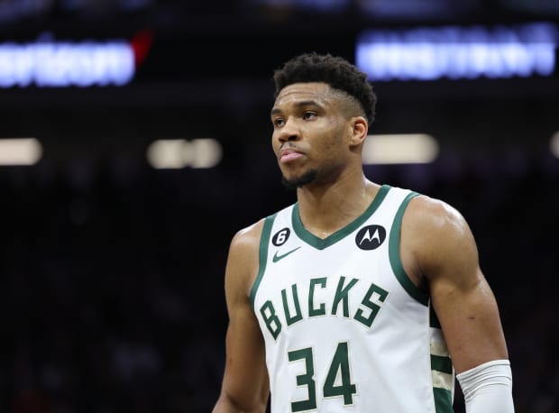 It's no Christmas miracle: Bucks' Giannis Antetokounmpo has arrived