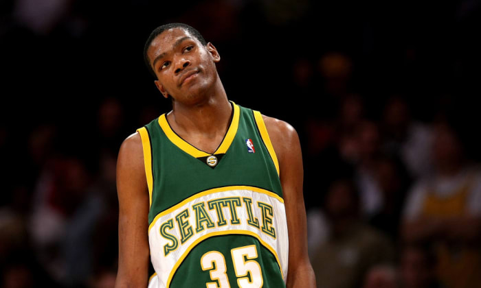LOS ANGELES, CA - NOVEMBER 27: Kevin Durant #35 of the Seattle SuperSonics reacts during the game with the Los Angeles Lakers on November 27, 2007 at Staples Center in Los Angeles, California. The Lakers won 106-99. NOTE TO USER: User expressly acknowledges and agrees that, by downloading and/or using this Photograph, user is consenting to the terms and conditions of the Getty Images License Agreement. (Photo by Stephen Dunn/Getty Images) ORG XMIT: 76076219 GTY ID: 76219SD005_Seattle_Super