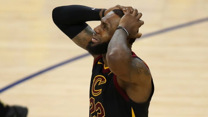 Uncut Footage Captures The Moment LeBron Learnt The Cavs Had A Timeout ...