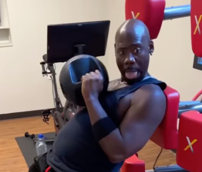 NBA Fans React To Michael Jordan's Doppelgänger Who Made A Parody Video Dressed As The GOAT: 