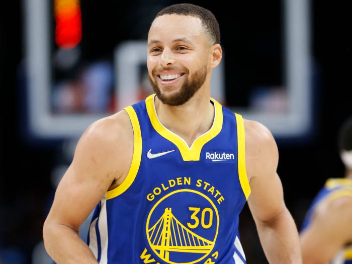 NBA Fan Shares Epic Graphic Of Stephen Curry Being Among The All-Time Greats Of The Game: 