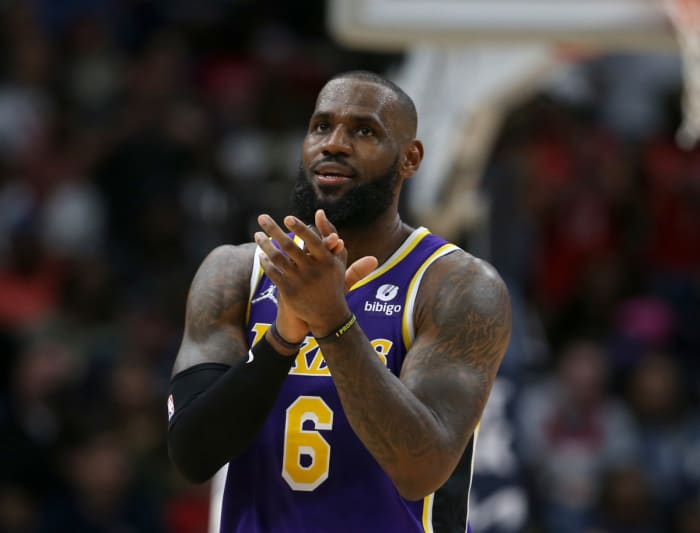 NBA Fan Praises LeBron James For Being The Best Sports Role Model After A Video Of The King's Best Moments Went Viral: 