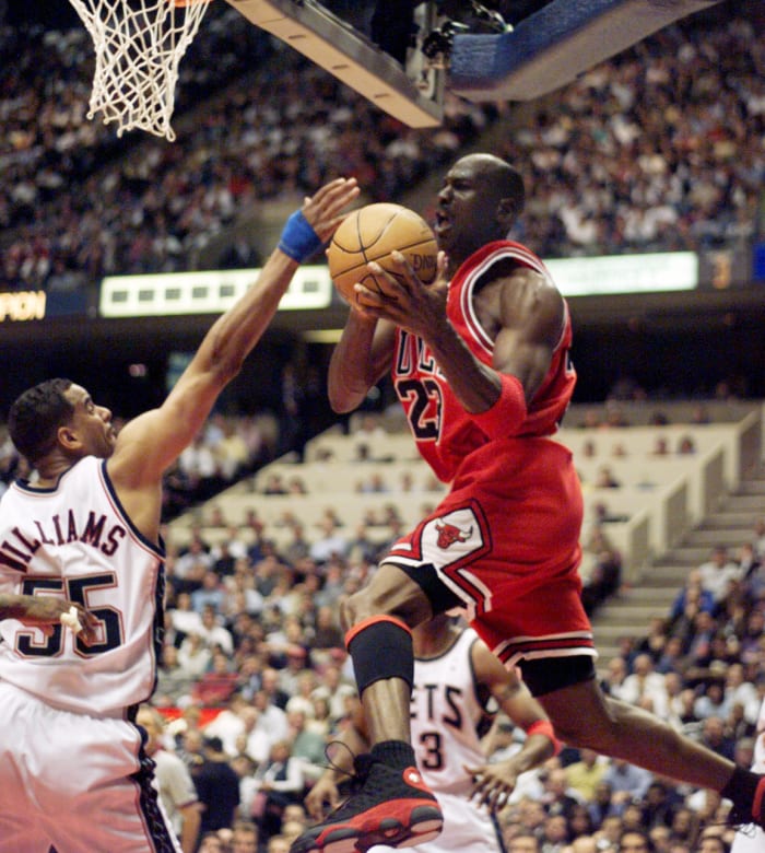 NBA Fans React To Michael Jordan's Insane Hang-Time And Aerial Control: “He Flies Through The Air