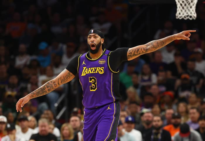 Anthony Davis Calls Out Lakers After Win Over Raptors: "Unacceptable"