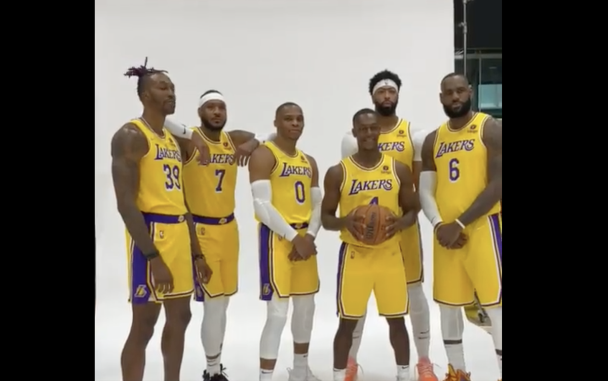 NBA Fans Troll The Lakers After Media Day Photo Shoot "This Team Is 7